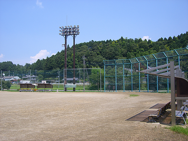 塩子運動広場